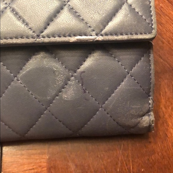 100% auth Classic Chanel lambskin wallet w/receipt - Picture 6 of 8